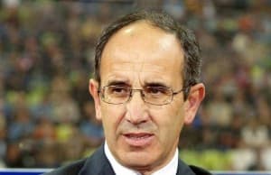 Javier Irureta, legendarny trener "SuperDepor" (trofeoteresaherrera.es)