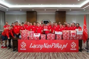 Reprezentacja Polski ze swoją paczką