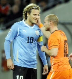 Wesley Sneijder i Diego Forlan (fot. uccronline.it)