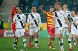 14.02.2016, Warszawa ul.Łazienkowska 3, Ekstarklasa Legia Warszawa - Jagiellonia Białystok; Nz. Stojan Vranjes (L), Tomasz Jodłowiec (S), Taras Romanchuk (P); fot. Grzegorz Rutkowski;