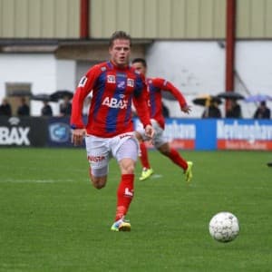 Marcin Pietroń w koszulce Fram Larvik (fot.ukpfalubaz.com)