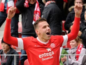 Adam Szalai walczy z Mainz o awans