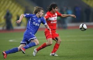 Aleksandr Kokorin (po lewej) rozegrał bardzo dobre zawody, które okrasił golem