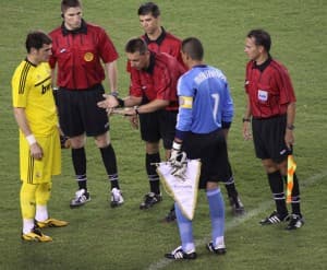 Lato 2011: kto wylosuje lepiej: Casillas czy Mondragon? 