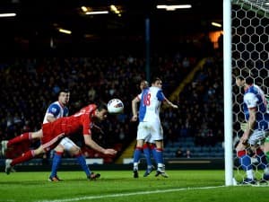Andy Carroll bramką w końcówce zapewnił Liverpoolowi zwycięstwo