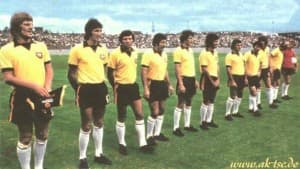 Reprezentacja Australii wywalczyła historyczny awans do finałów Mistrzostw Świata w roku 1974. Adrian Alston drugi od lewej