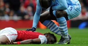 Mario Balotelli przeprasza Aleksa Songa za swój brutalny faul