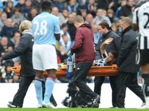Ben Arfa doznał groźnej kontuzji w meczu z Man City