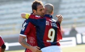 Portanova utonął w objęciach Marco Di Vaio po strzeleniu bardzo ważnego gola dla Bologny