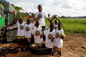 Założyciel fundacji Didier Drogba wraz z dziećmi