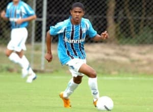 To w barwach Gremio Porto Alegre Douglas Costa sięgał po pierwsze trofea