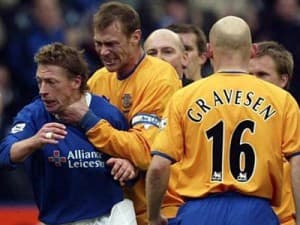 Duncan Ferguson (dusi) należał do największych problemów szkockiego menedżera