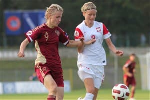 Marlena Kowalik (z prawej) i jej koleżanki czekają na pierwsze zwycięstwo