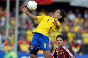 Falcao patrzy na piłkę