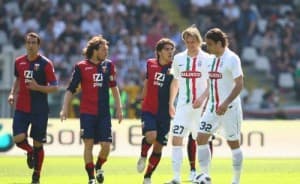 Nietęgie miny piłkarzy Juventusu po golu samobójczym Bonucciego