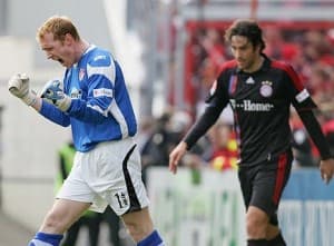 Na pierwszy planie Gerhard Tremmel. W tle Luca Toni