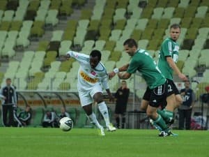 Traore powstrzymywany przez Grzegorza Barana