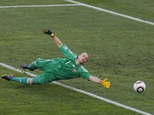 Jan Mucha spisywał się wyśmienicie w bramce Słowaków, lecz nie zdołał uchronić swojego zespołu przed porażką