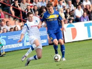 Igor Szitow (przy piłce) dołączył do Dynama Moskwa