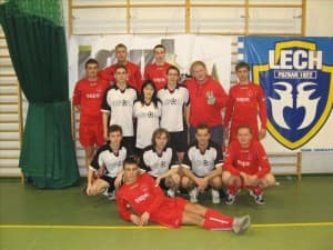 Reprezentacja iGol FM (w białych strojach) na turnieju piłki nożnej w Trzciance (2008) 