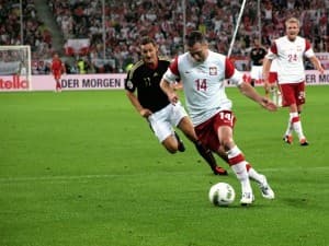 Jakub Wawrzyniak zaliczył w meczu z Niemcami jeden z najbardziej spektakularnych błędów, to znaczy poślizgnięć w karierze