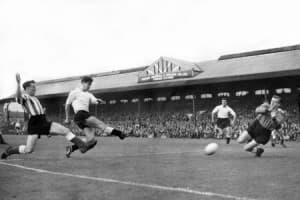 Jeden z goli Haynesa na Craven Cottage