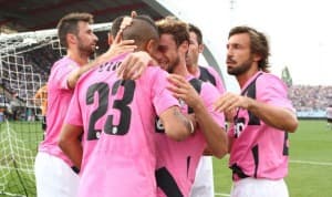 Piłkarze Juventusu radujący się po zdobyciu gola