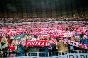 O jakim zachowaniu polskich kibiców mówi FARE?