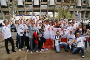 Członkowie stowarzyszenia Aguila Blanca podczas kwietniowego wyjazdu na mecz ze Sportingiem Gijon