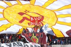 Kibice Livorno wierzą, że nawet punkt wywieziony z Rzymu pozwoli myśleć o szansie na utrzymanie w lidze