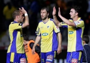 Kosowski dograł, Żewłakow strzelił, a APOEL zdobył ważne punkty