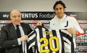 Luca Toni nie zagra przez miesiąc