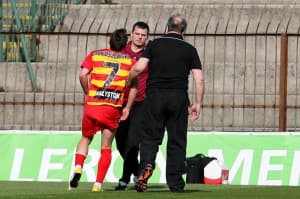 Maciej Makuszewski zszedł z boiska z groźnie wyglądającą kontuzją