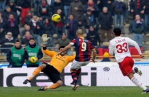 Marco Di Vaio dał prowadzenie swojej drużynie w meczu z Milanem