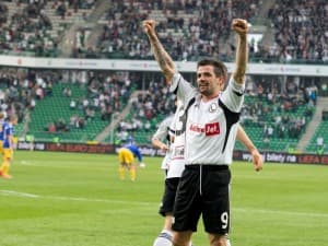 Nacho Novo (Legia Warszawa) jest podwójnie szczęśliwy, jego zespół wywalczył bowiem awans do finału, a on sam zdobył pierwszego gola w barwach Legii