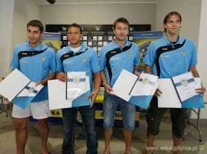 Nowi piłkarze Arki. Od lewej: Paweł Zawistowski, Marciano Bruma, Denis Glavina, Ante Rozić