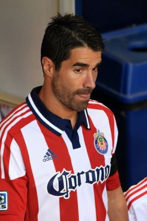 Juan Pablo Angel strzelił gola swojej dawnej drużynie i zapewnił Chivas jeden punkt