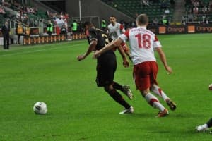 Carlos Salcido (tu z Adrianem Mierzejewskim) nie ma się za to o co martwić, Meksyk idzie przez eliminacje jak burza