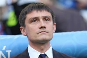 Mariusz Rumak skupiony przed meczem