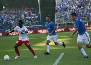 Dominic Adiyiah (przy piłce)