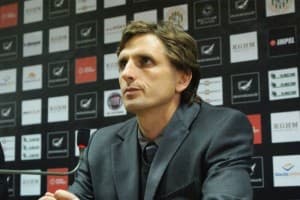 Trener Marcin Brosz postanowił, że zespół Piasta szybciej wznowi treningi