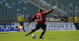 Łukasz Sapela rozegrał bardzo dobre zawody przeciwko Lechowi Poznań