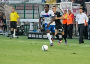 Kebba Ceesay (Lech Poznań) jest bardzo ofensywnie grającym obrońcą