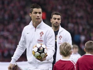 Czy Cristiano Ronaldo uda się pokonać Manuela Neuera?