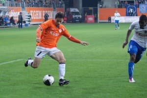 Dośrodkowanie Dawida Plizgi do Mouhamadou Traore, po którym Zagłębie Lubin objęło prowadzenie
