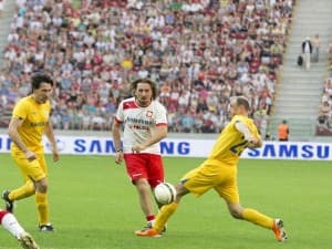 Tomasz Iwan (w środku) wierzy w naszych reprezentantów