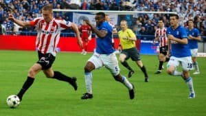 Bartosz Ślusarski (z lewej) sprawił radość kibicom w Gdyni