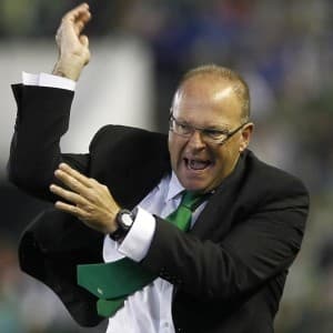 Pepe Mel ćwiczy karate