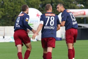 Olgierd Moskalewicz (w środku) jest żywą ikoną szczecińskiego klubu