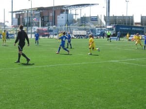 Mecz finałowy: Victoria Kałuszyn (żółte stroje) - Zatoka Braniewo